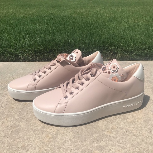 NEW Michael Kors fashion sneakers - Picture 2 of 7